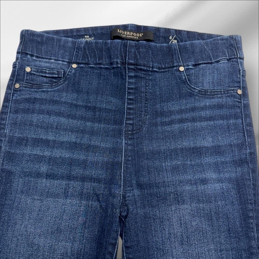 LIVERPOOL Women’s 6/28 THE SKINNY Pull On Blue Jeans